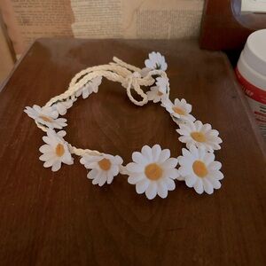 Boho daisy head band crown. New.